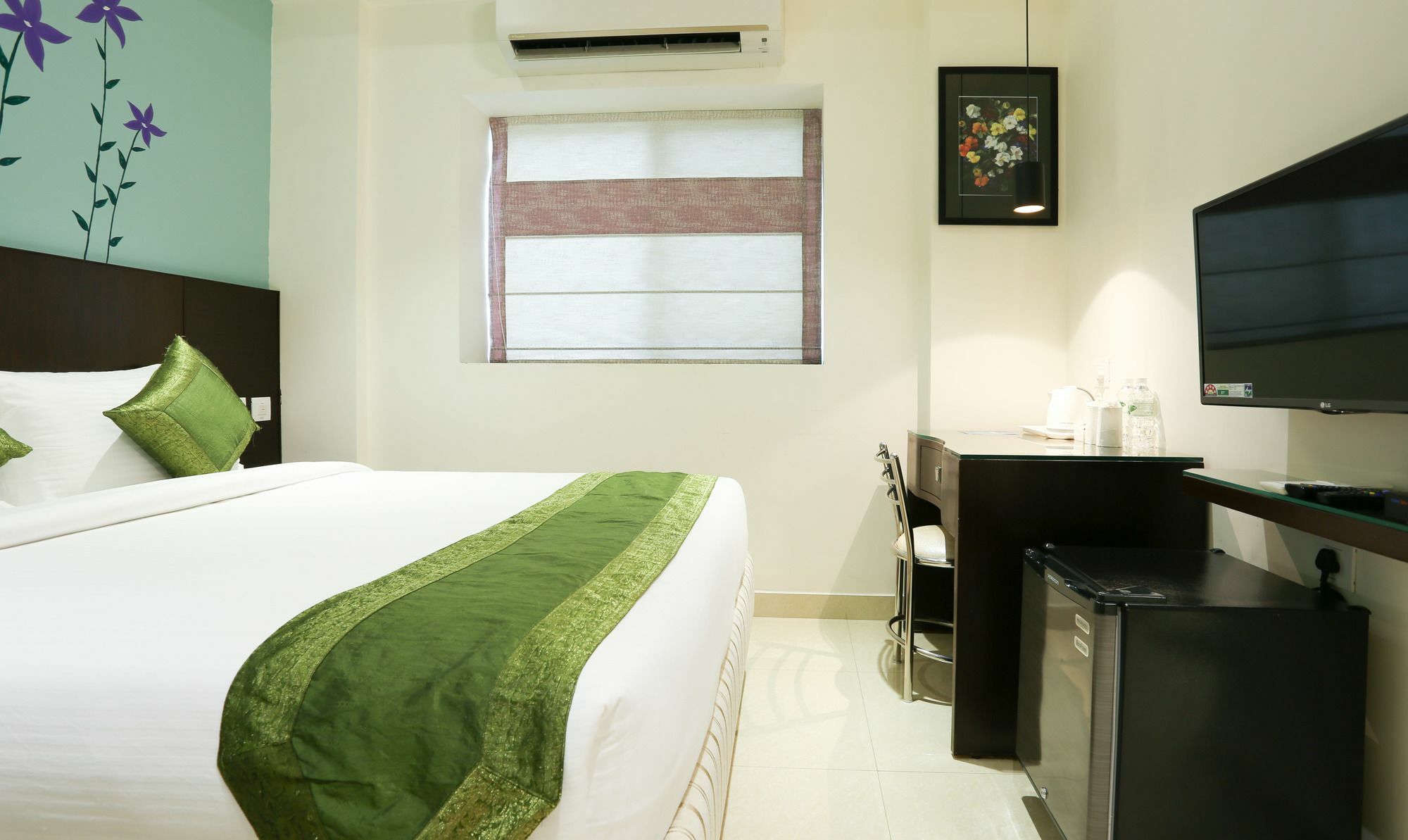 Hotel Treebo C Plaza Vijayawāda Esterno foto