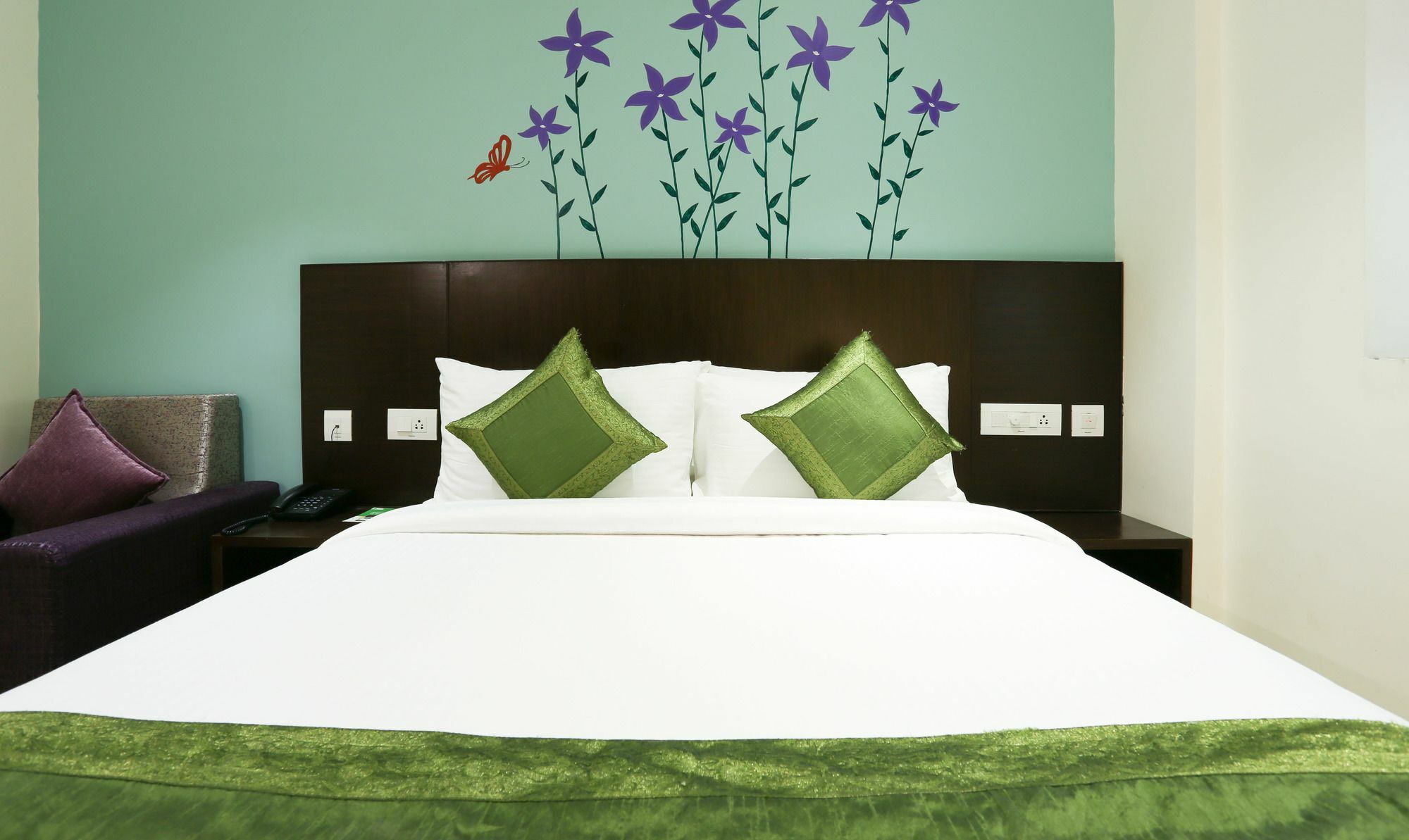 Hotel Treebo C Plaza Vijayawāda Esterno foto