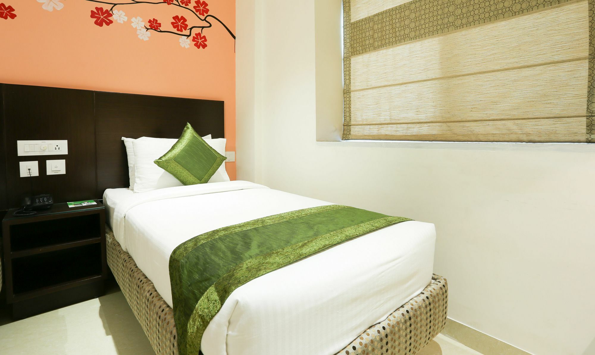 Hotel Treebo C Plaza Vijayawāda Esterno foto