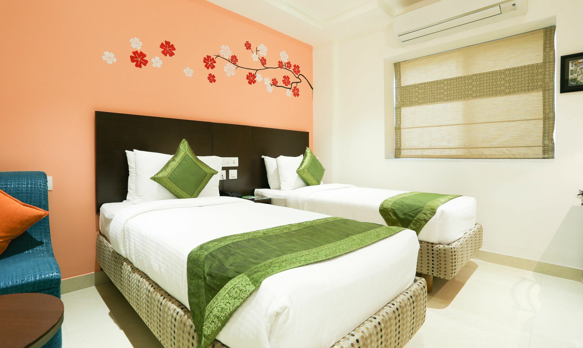 Hotel Treebo C Plaza Vijayawāda Esterno foto